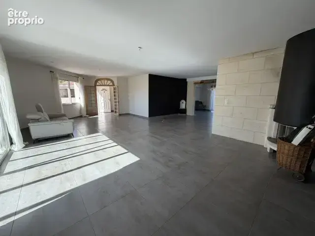 MAISON de plain pied 3 CHAMBRES sur plus D'UN HECTARE et triple garage - photo 4