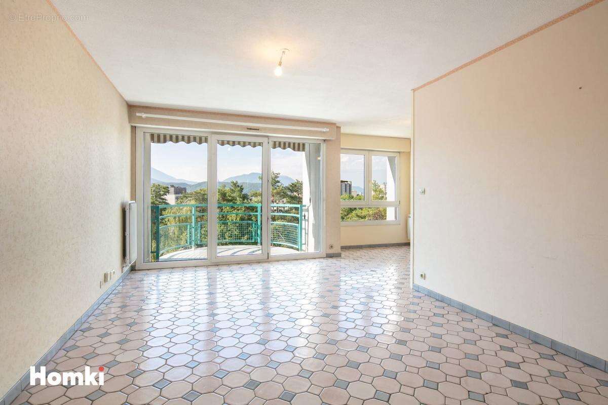 Appartement T4 avec grand balcon, garage, cave et vue plein sud sur les montagnes – Secteur Allié / Alpin - photo 2