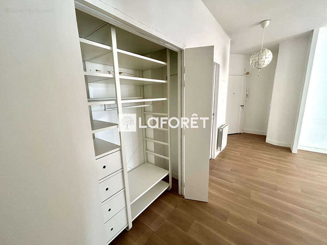 Appartement à MARSEILLE-2E