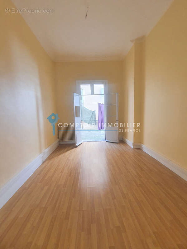Dépt Hérault (34), à vendre sur Montpellier appartement FF4 de 85m2 - Terrasse de 29m2 - Grande hauteur - photo 9