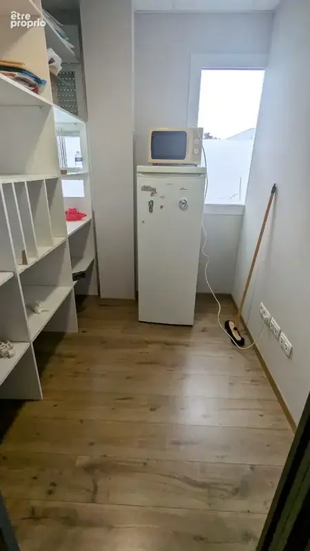 Local professionnel  114 m² - photo 9