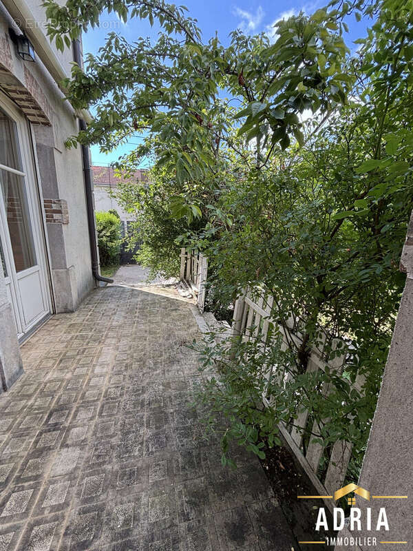 Maison à LIFFOL-LE-GRAND