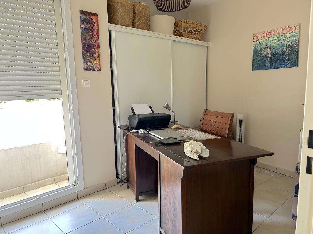 Appartement T3 coeur de ville de Saint Gilles les Bains - photo 11