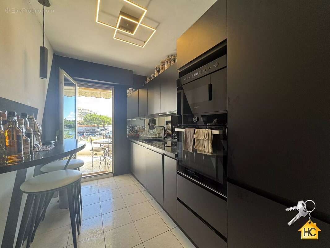 Appartement à MANDELIEU-LA-NAPOULE