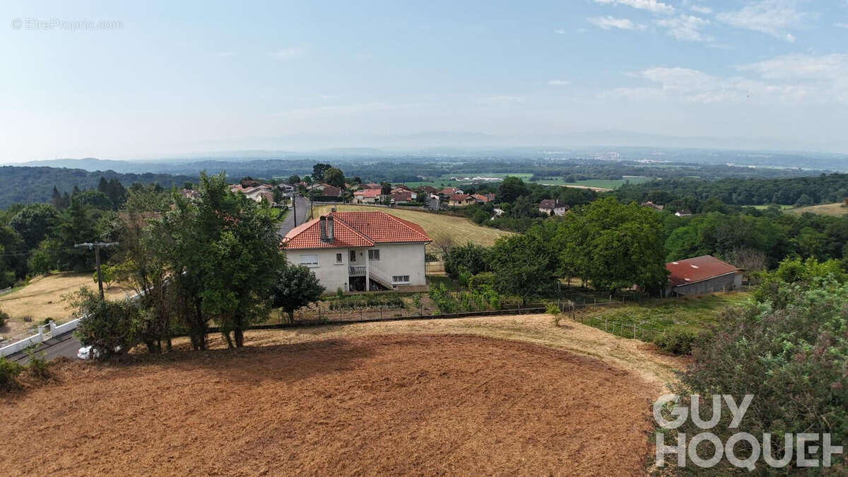 Terrain à ARTHEZ-DE-BEARN