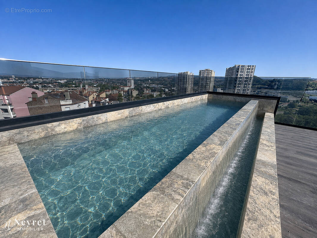 Appartement à SAINT-ETIENNE