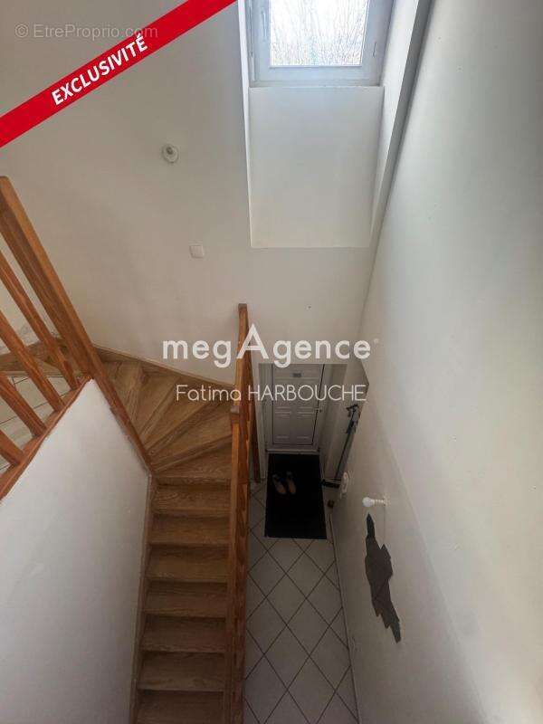 Appartement à LE CHAMBON-FEUGEROLLES
