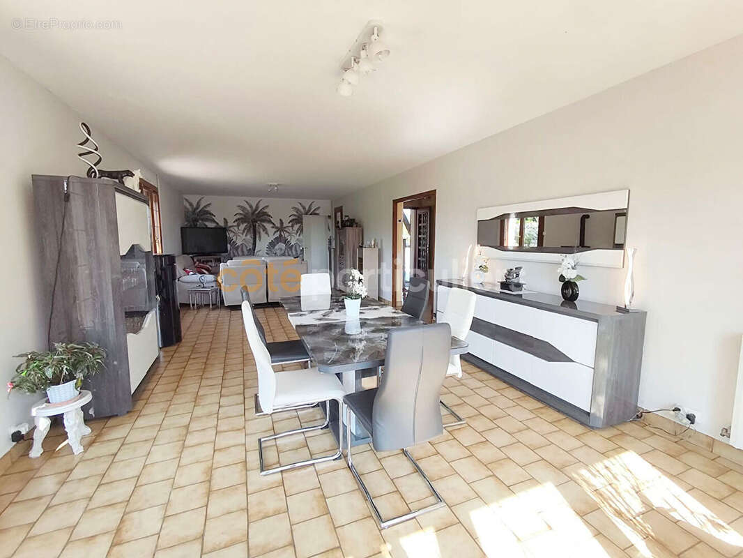 Maison à MEZIDON-CANON