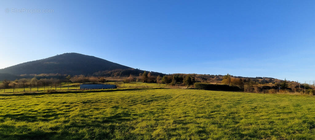 Terrain à SAINT-VICTOR
