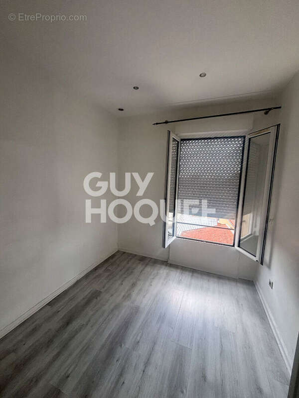 Appartement à LES PAVILLONS-SOUS-BOIS