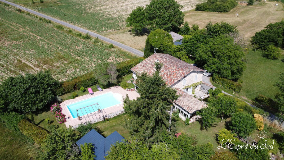 Maison à CAHUZAC-SUR-VERE