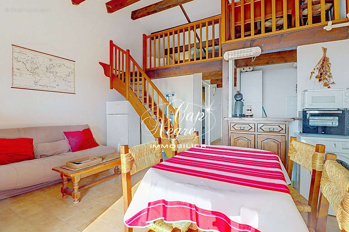 Appartement à ROQUEBRUNE-SUR-ARGENS