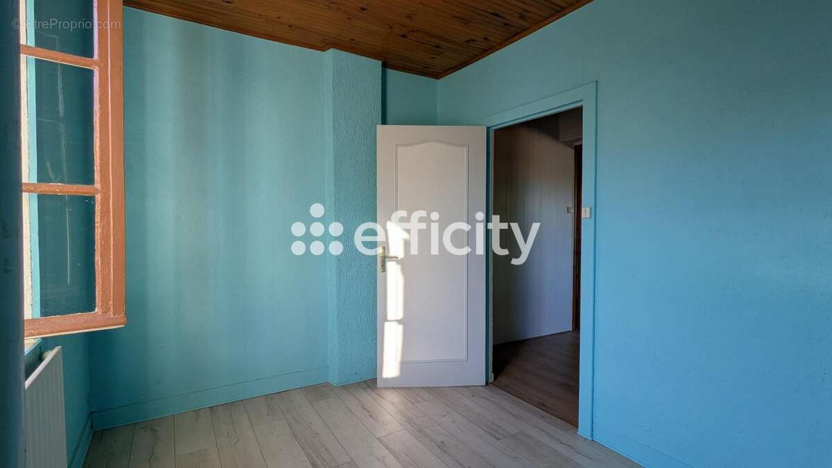 Maison à SAINT-REMY-SUR-DUROLLE