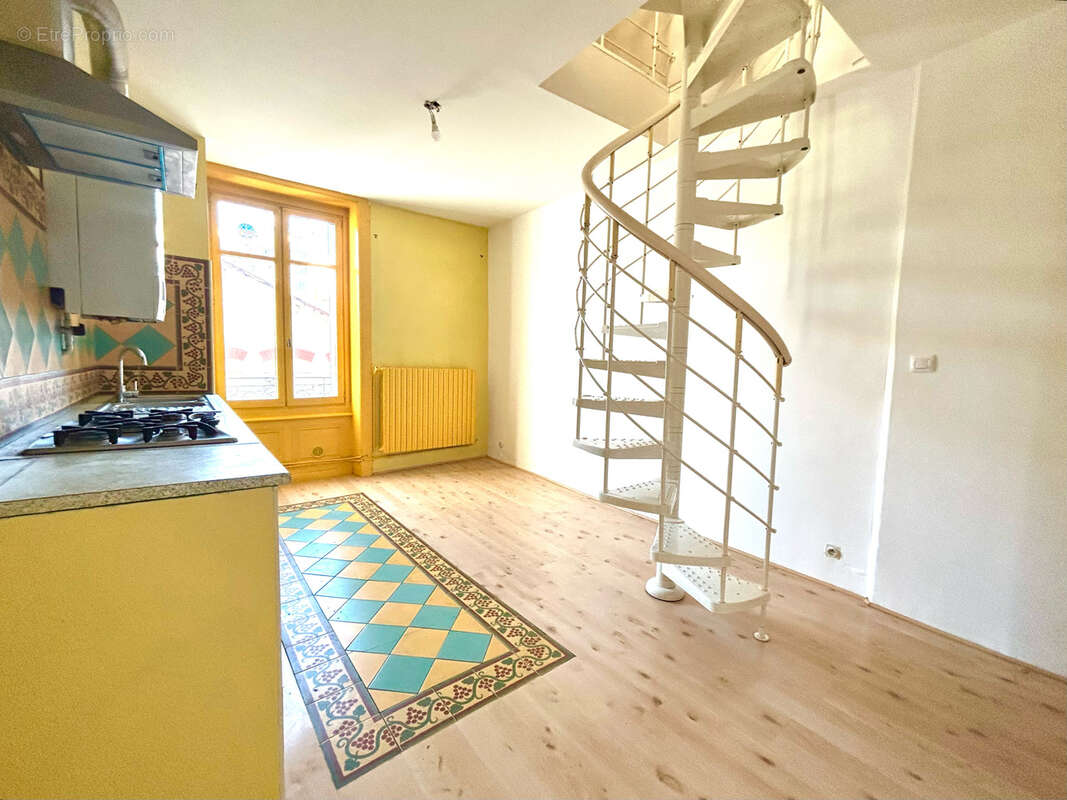 Appartement à SAINT-ETIENNE