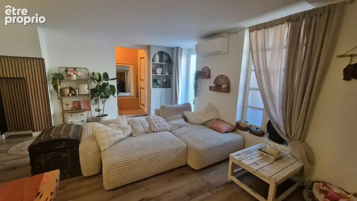 LOUPIAN – Maison de village rénovée avec patio et remise - photo 1