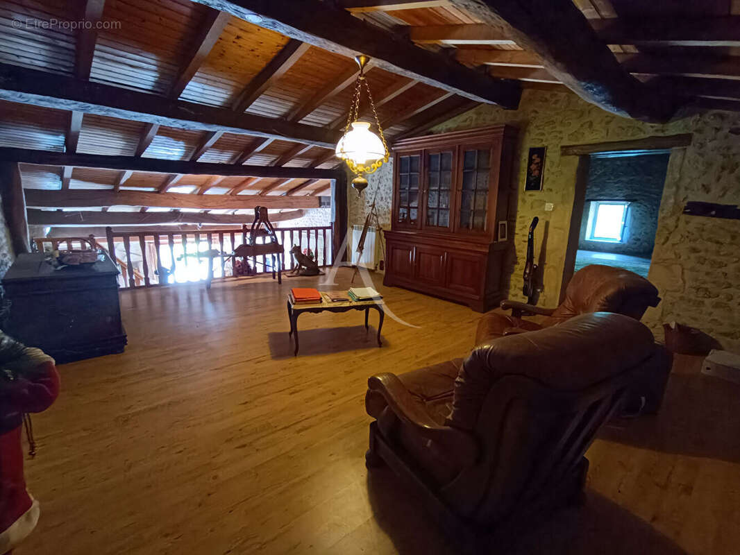 Maison à SAINT-NAZAIRE-SUR-CHARENTE