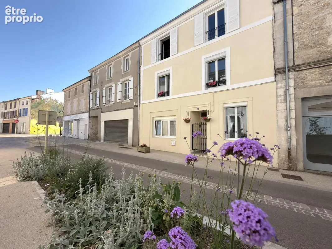 Photo Maison à Sauze-Vaussais au prix de 208 650€