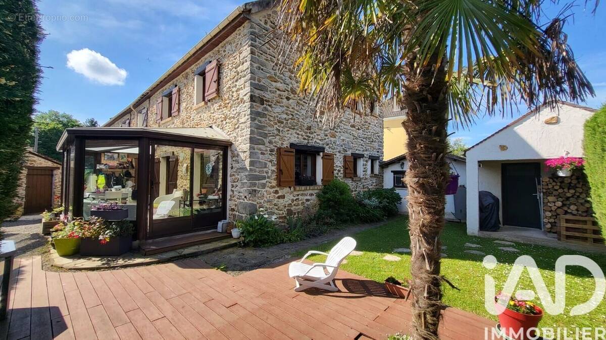 Photo 1 - Maison à LIVERDY-EN-BRIE
