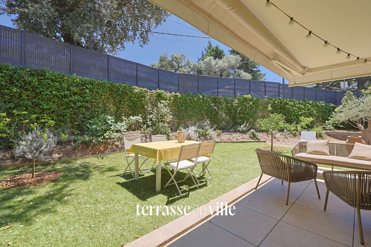 EXCLUSIVITE - Cap Brun, TOULON -  APPARTEMENT T3  avec 145 m2 de jardin - Résidence sécurisée, calme - photo 11