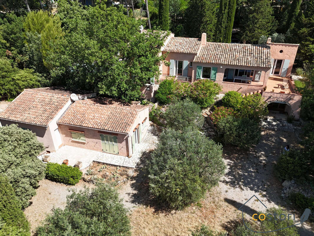 Maison 220 m² à Trans-En-Provence  - photo 2