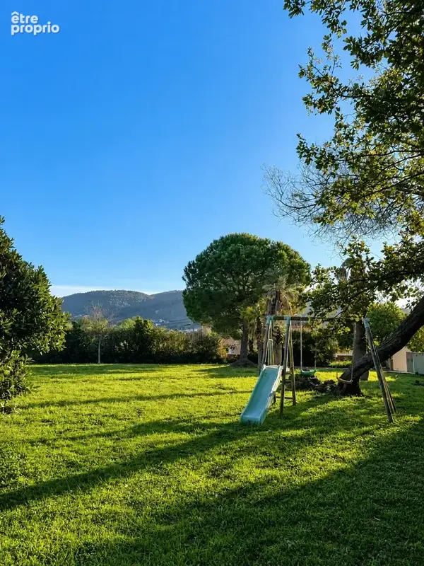 Terrain 960 m² à La Crau  - photo 4