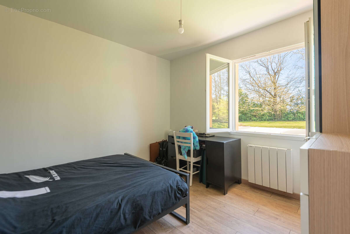 Maison à CAMBLANES-ET-MEYNAC