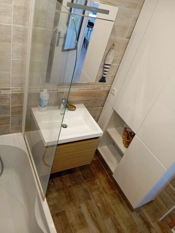 Appartement à SAINT-LAURENT-DU-VAR