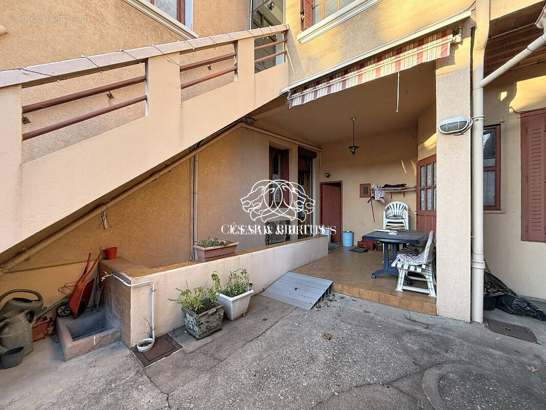 Appartement à LYON-8E