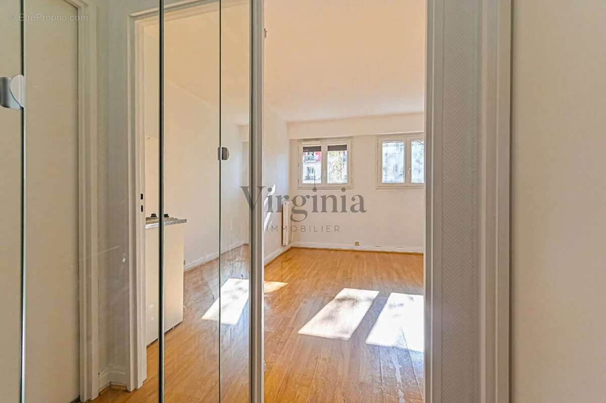 Appartement à CHARENTON-LE-PONT