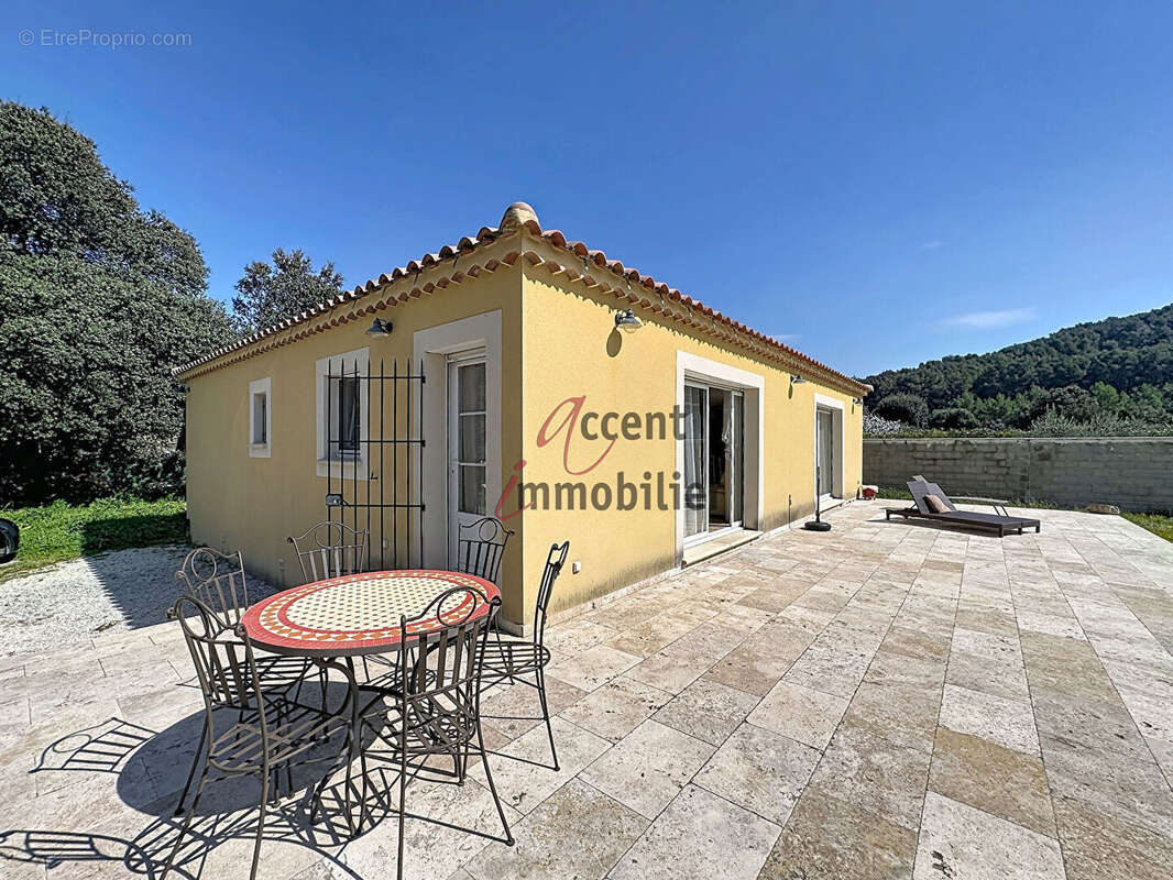 Maison à ORGON