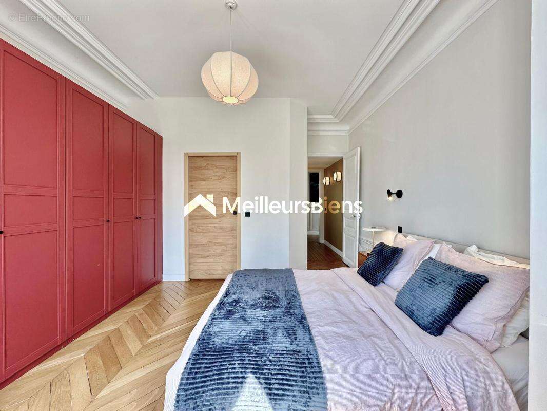 Appartement à PARIS-10E