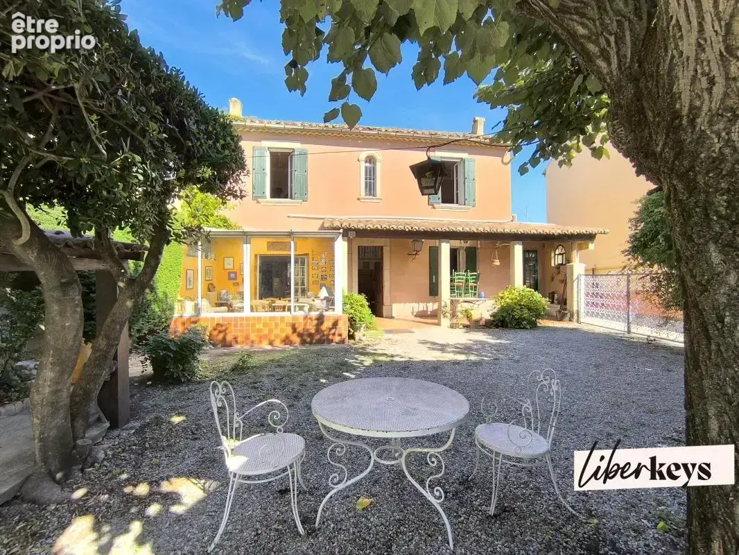 Maison à LE PONTET