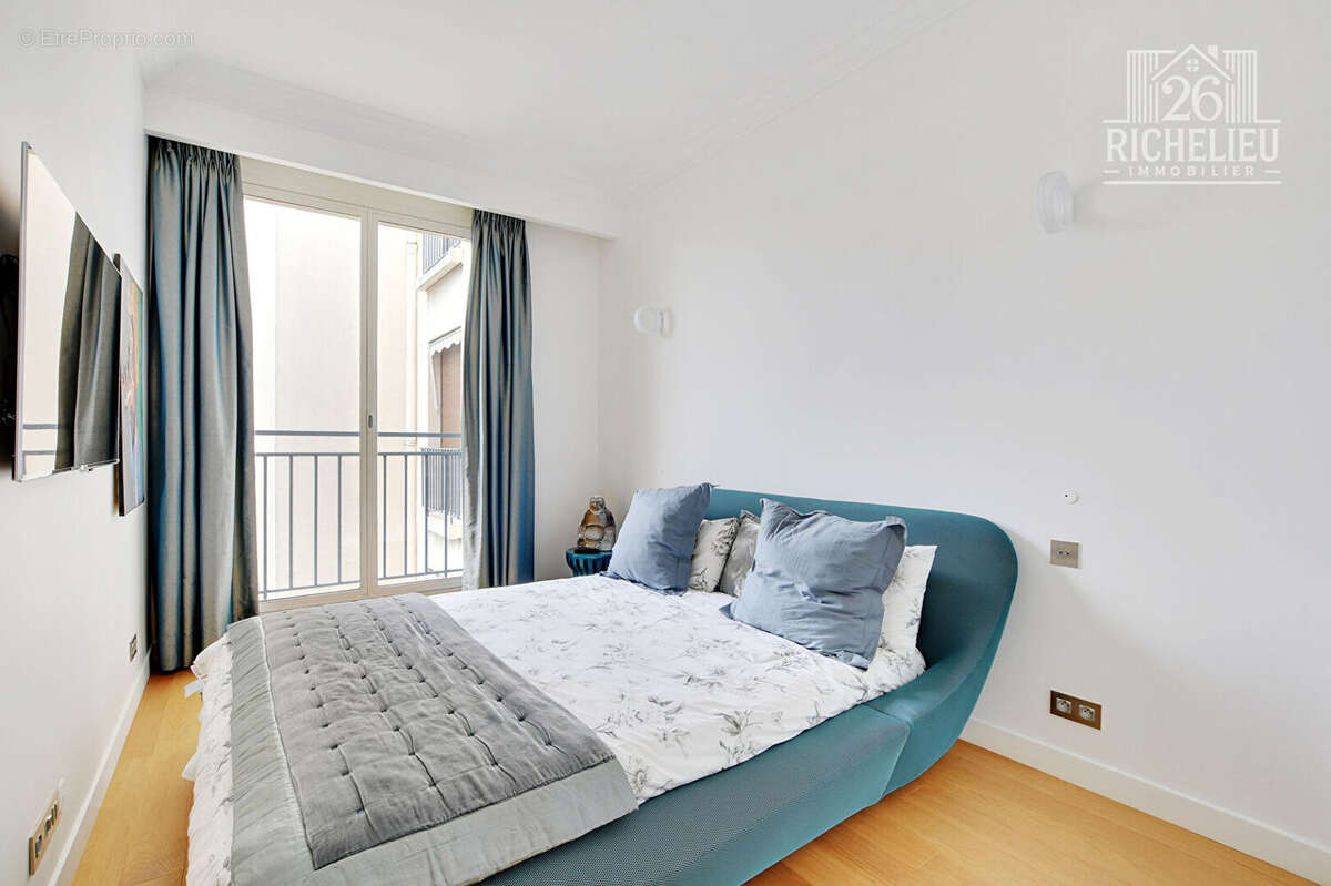Appartement d'exception  de 210 m2  Avenue Foch vue Tour Eiffel - photo 9