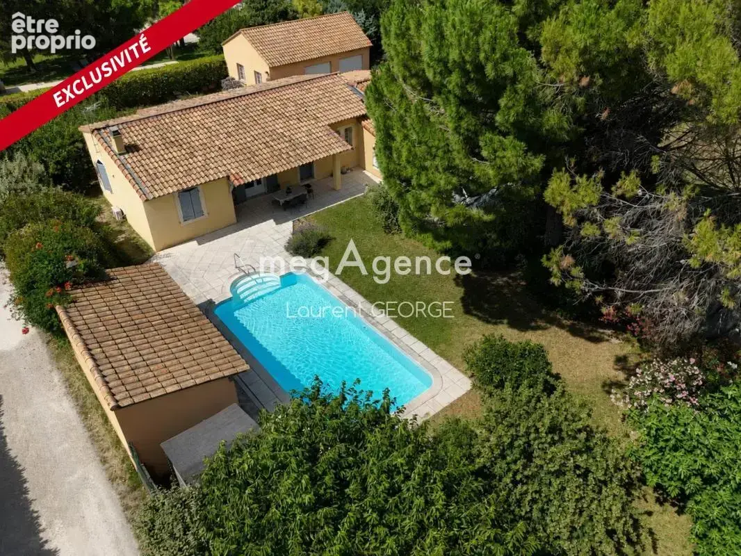 Villa plain-pied 3 chambres-piscine-garage double - photo 1