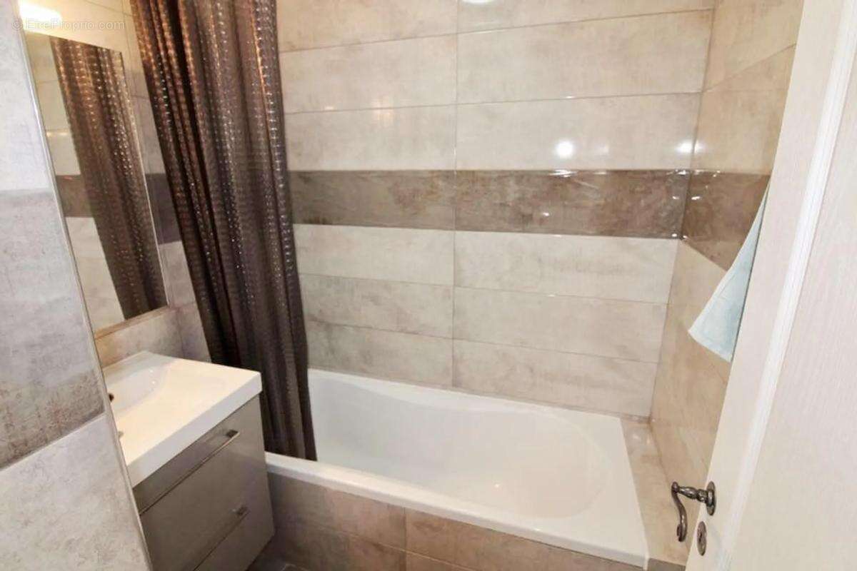 Appartement à ROQUEBRUNE-CAP-MARTIN