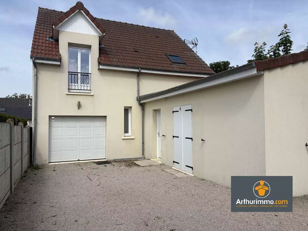 Maison à NEUFCHATEL-SUR-AISNE