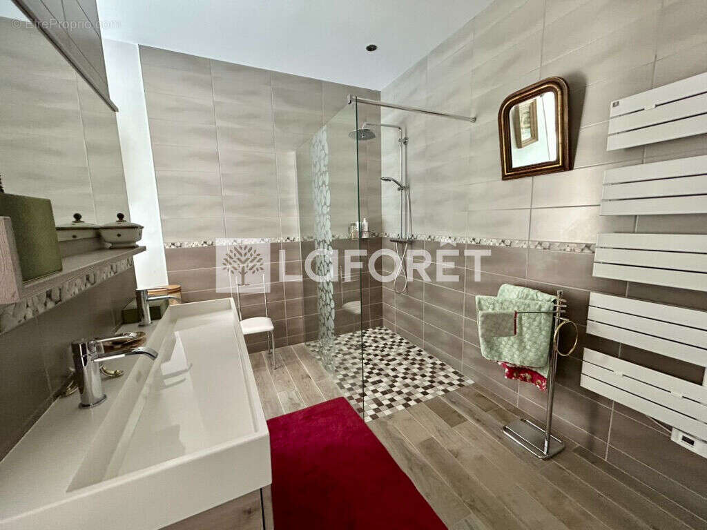 Maison à MONTMIREY-LE-CHATEAU