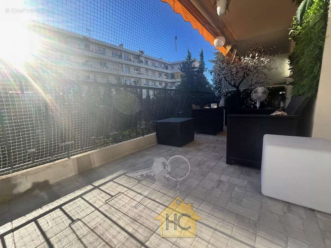 Appartement à LE CANNET