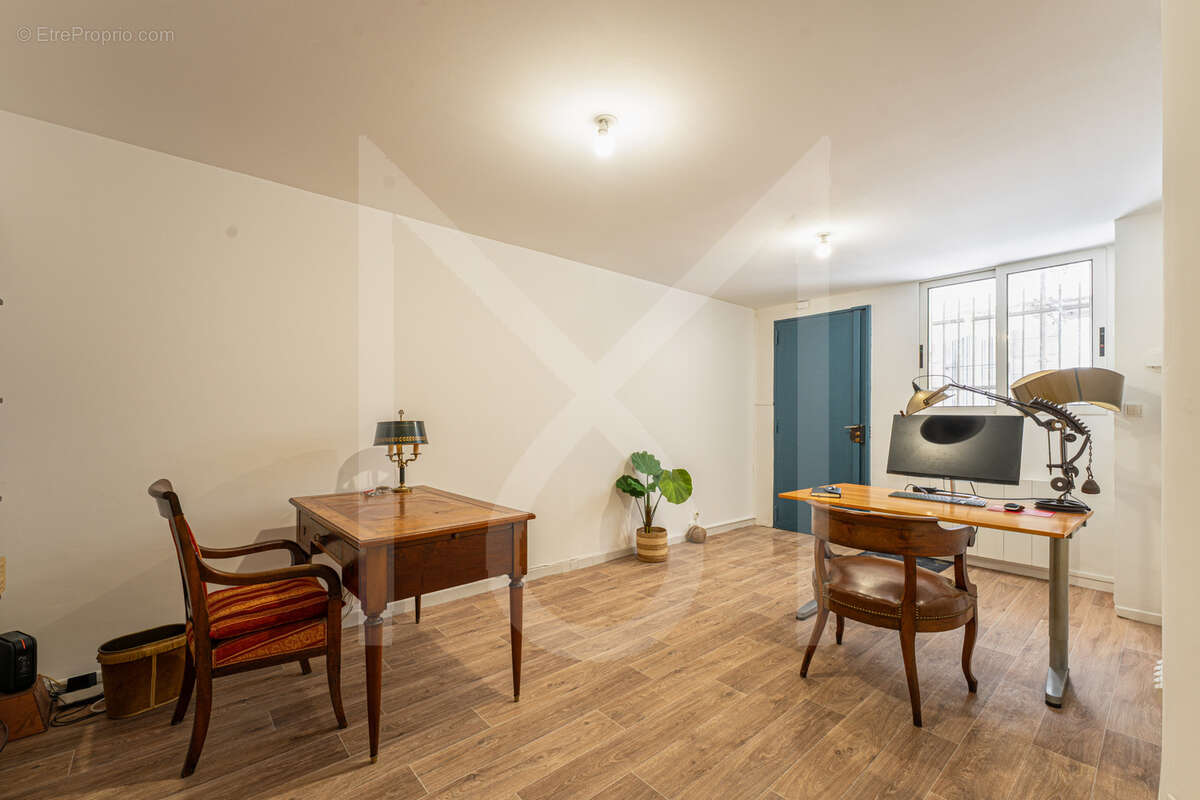 Appartement à MARSEILLE-1E