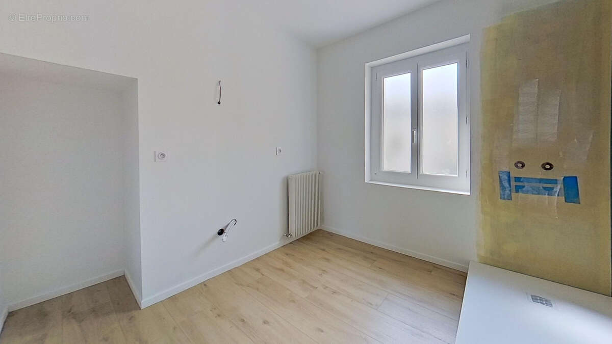 HYPER CENTRE AGEN – Appartement 115 m² entièrement rénové – 3 chambres – Petite copropriété - photo 8