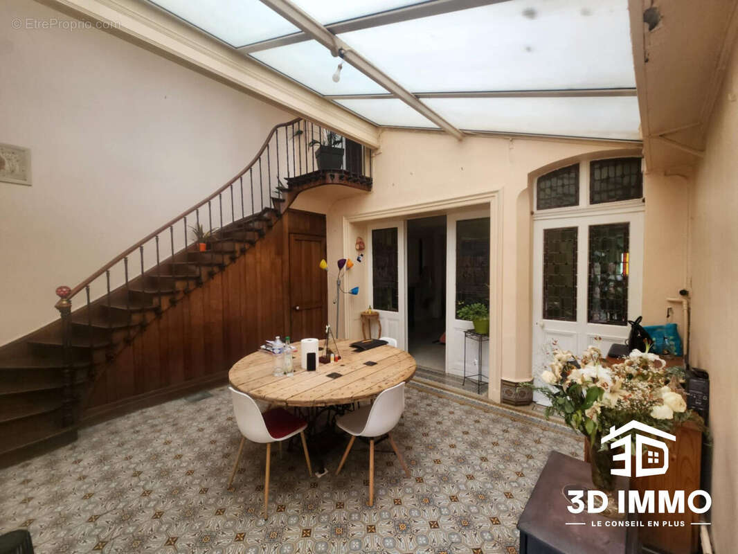 Maison à AVESNES-SUR-HELPE