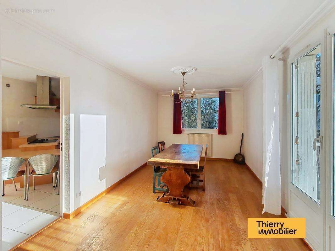 T5 lumineux avec balcon et parking - Résidence familiale calme - photo 3