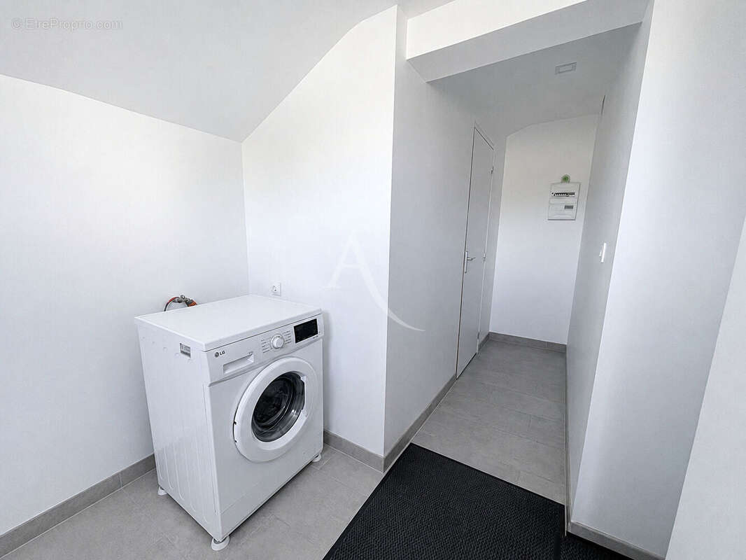 Maison Brain Sur Allonnes 4 pièce(s) 140 m2 - photo 4