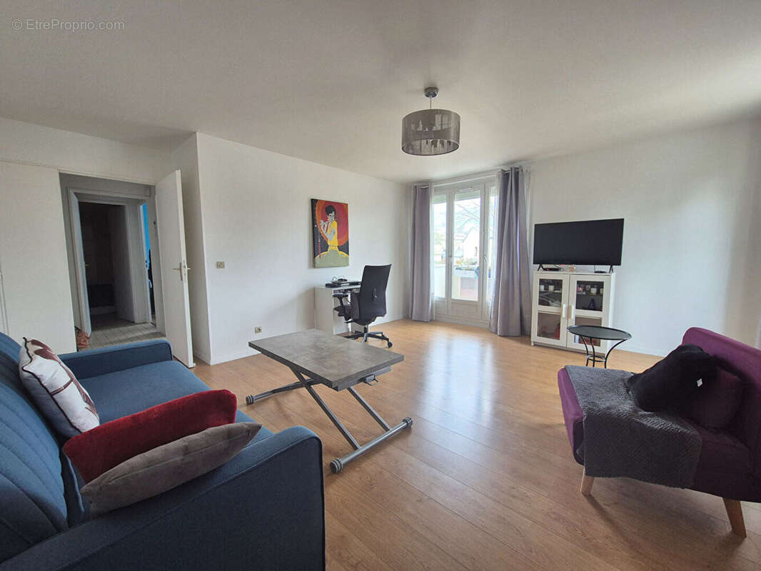 Appartement à MONTIGNY-LE-BRETONNEUX
