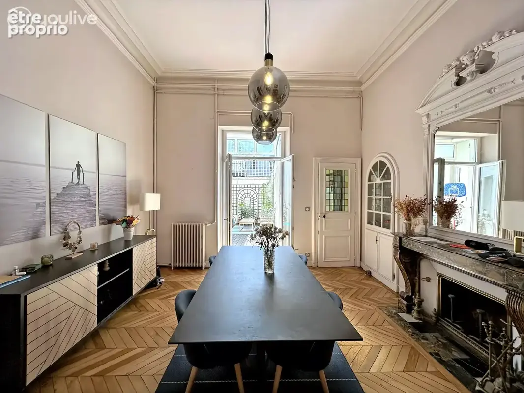 Maison bourgeoise avec terrasse et parking - photo 8