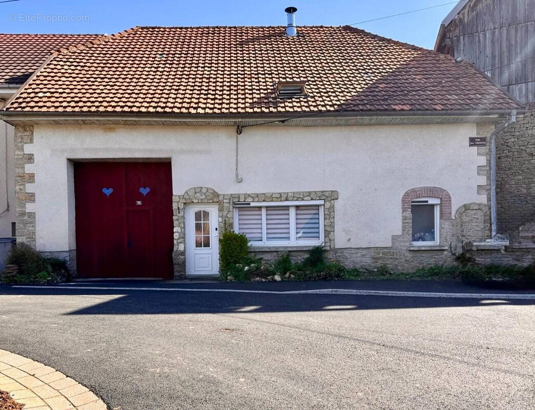 Maison à UZELLE