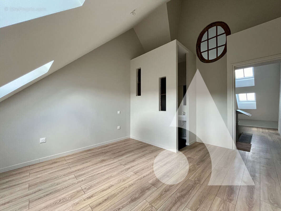 APPARTEMENT T3 71m² dernier étage hyper centre - photo 6