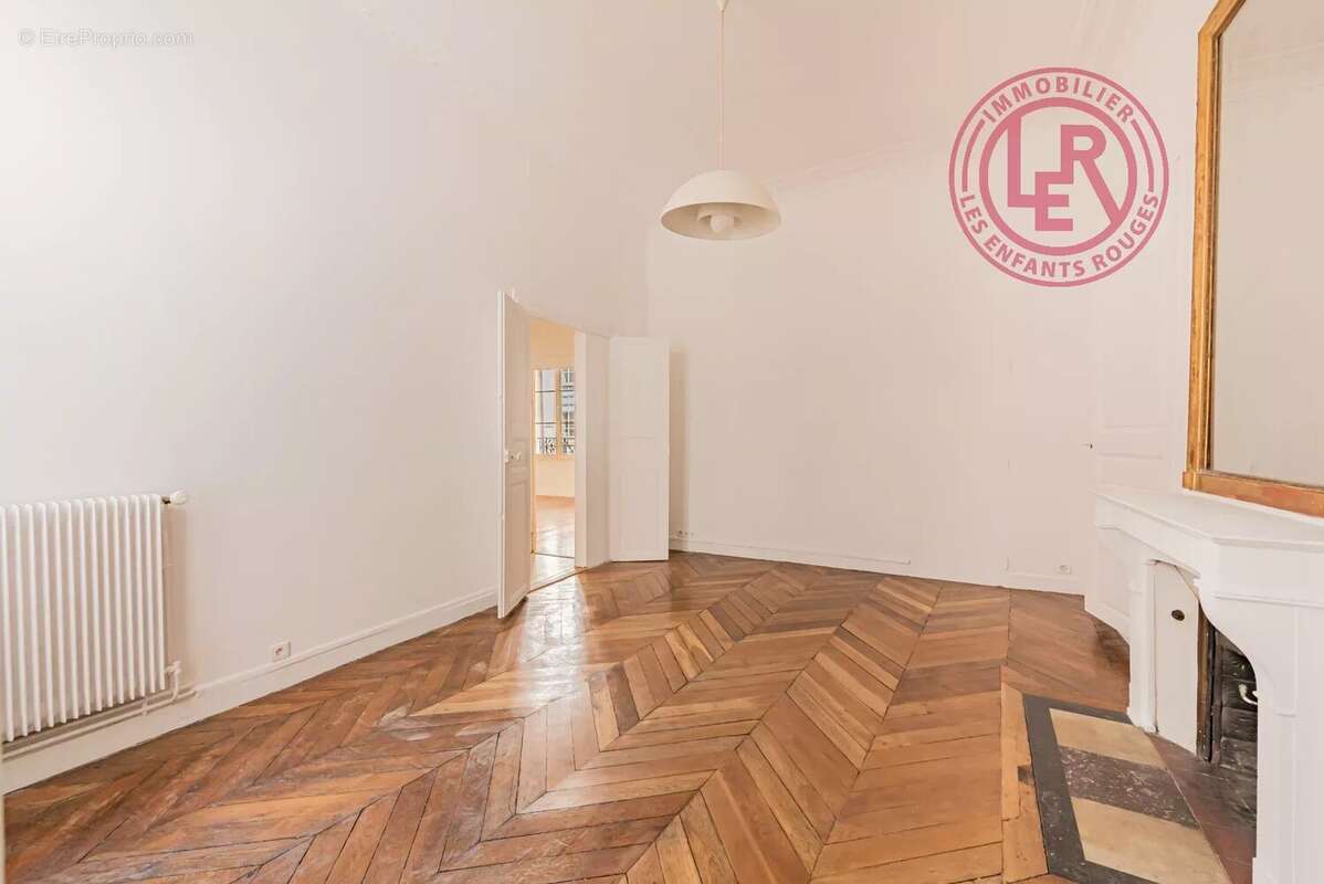 Appartement à PARIS-4E