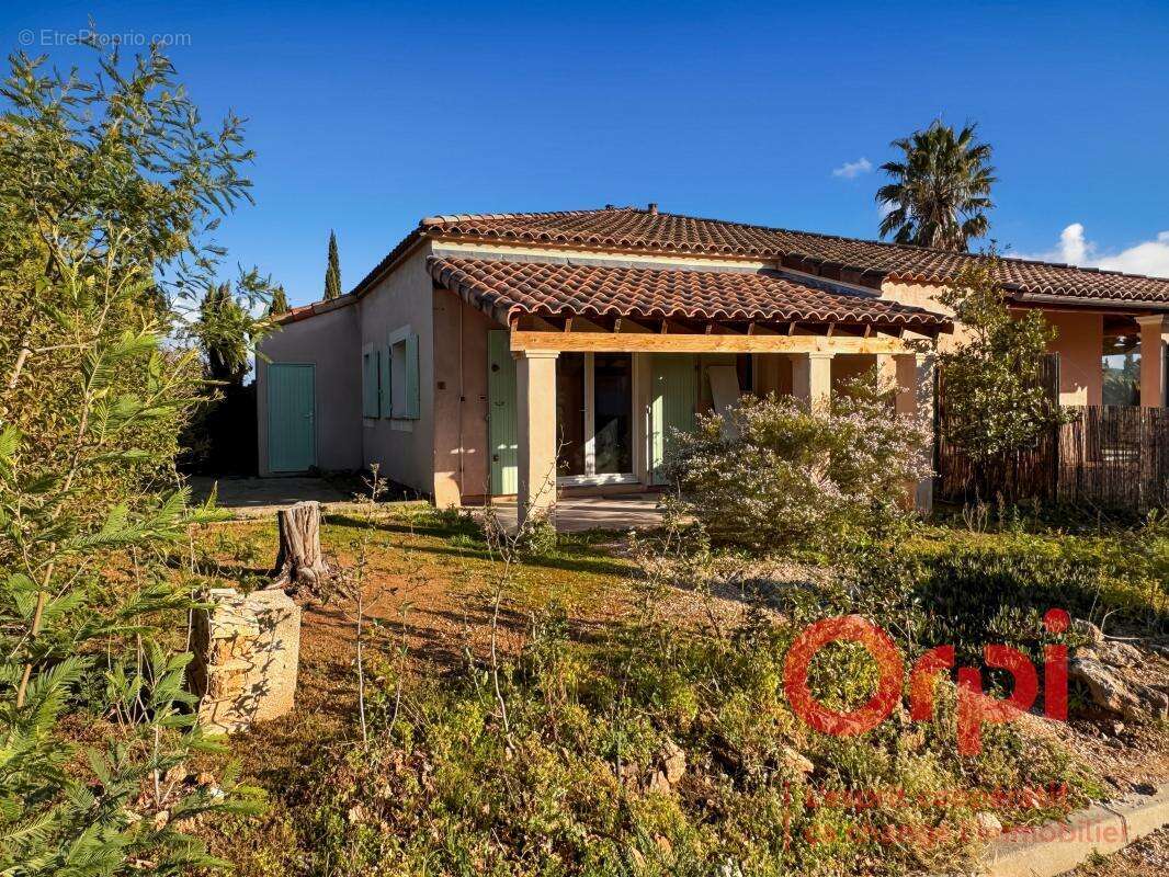 Maison à ROQUEBRUNE-SUR-ARGENS