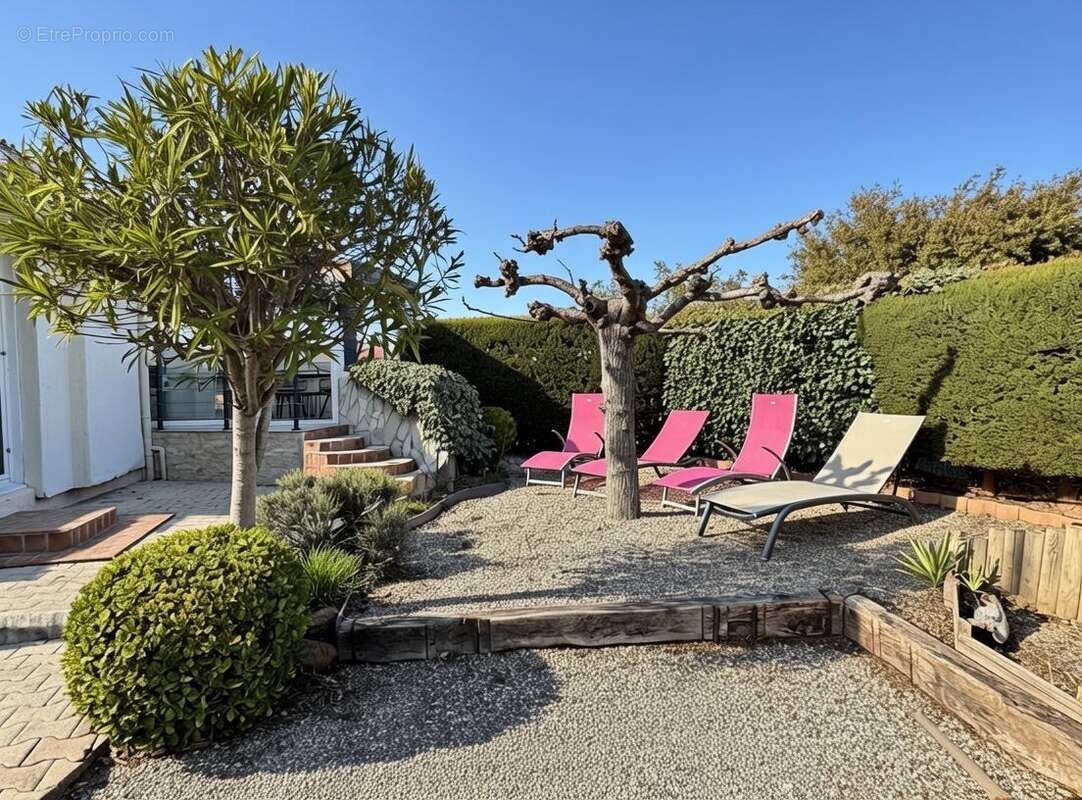 Maison à ROQUEBRUNE-SUR-ARGENS